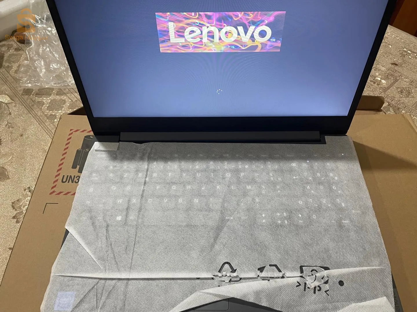 LENOVO V15-IGL