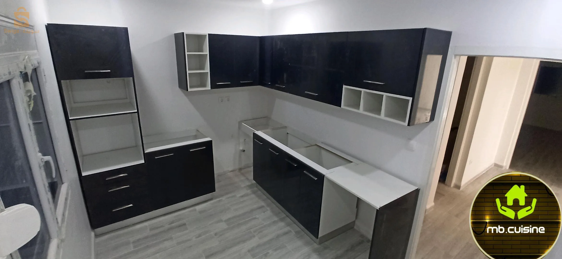 مطابخ عصرية حديثة- حاملة ملابس- ديكور عصري وأنيق