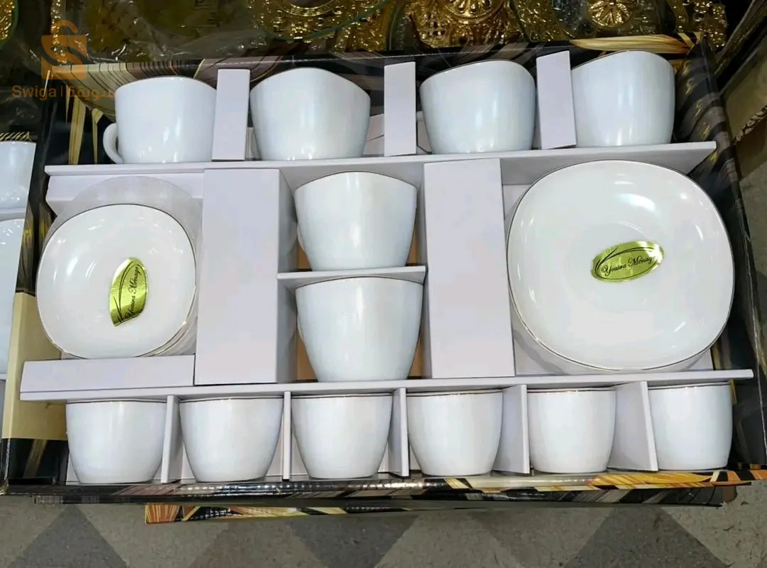 اكواب مع صحون