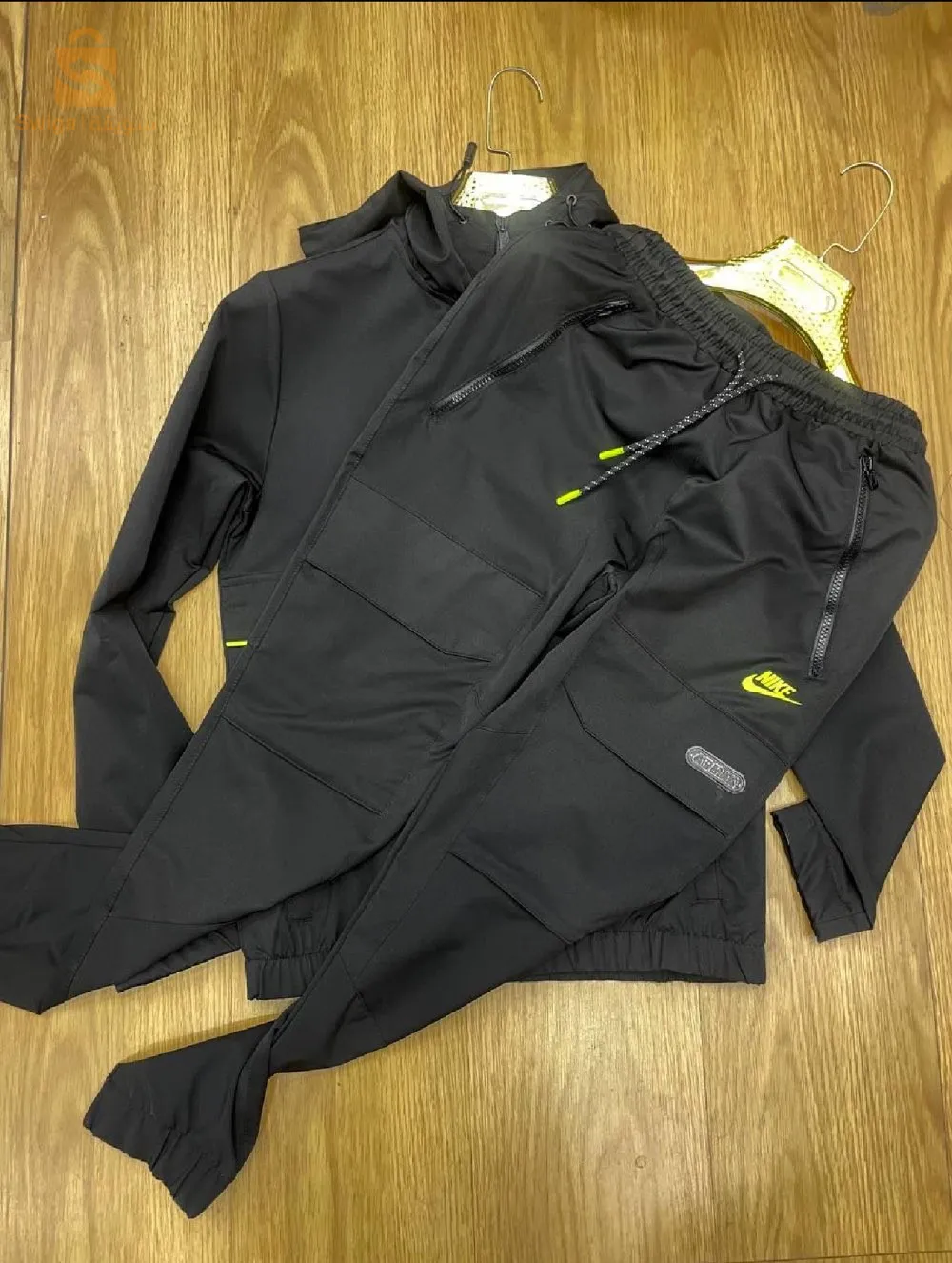 Ensemble La veste ( t-shirt ) et pantalon