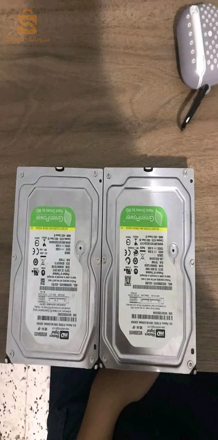 ديسك دير زوج واحد فيه 500 جيقا والاخر 300 جيقا في حالة جيدة وسوما زينة ونعمرلك وشش تحب العاب كاين كلش فوزا جيتيا ريديد كلش خاوتي مرحبا بيكم