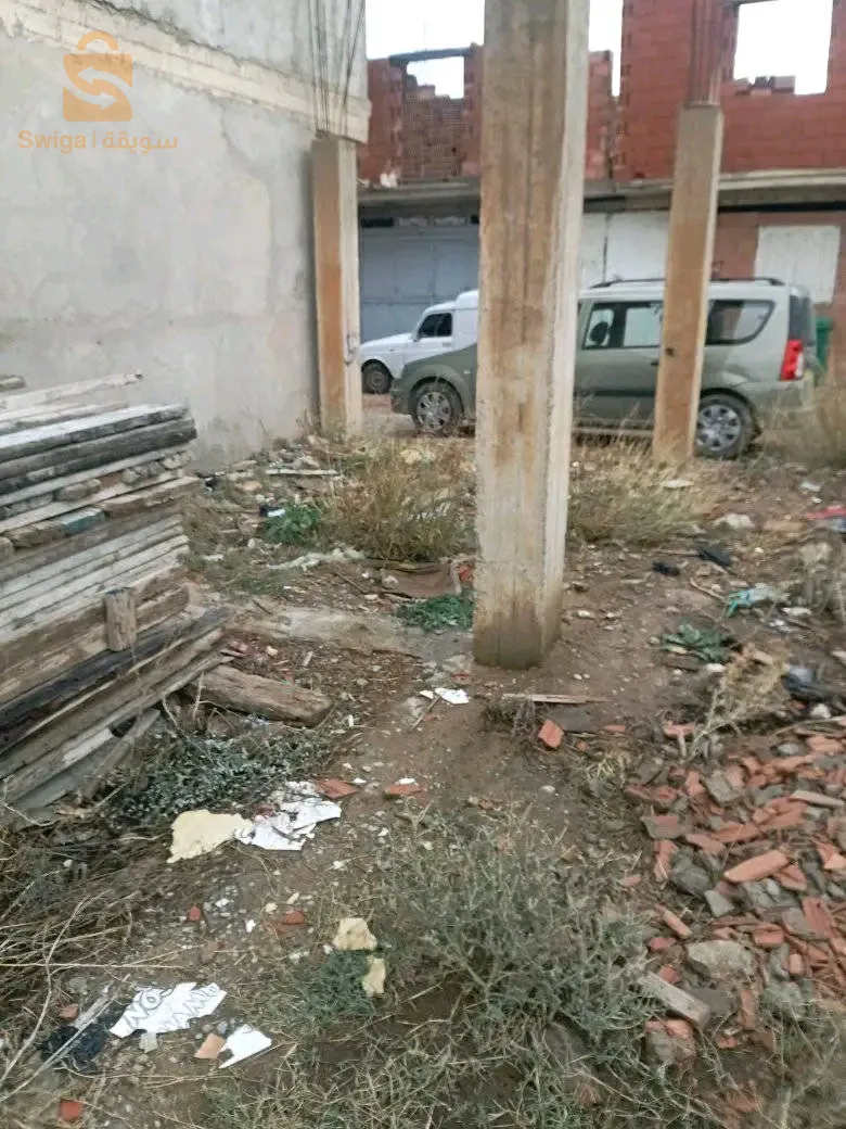 أرض للبيع في مفتاح ولاية البليدة جاية في سوكرية فيها193متر غاز كهرباء ماء ناس ساكنين 
ساومو 300 ومشي بعيدة 
رقم 0796757802
0561443630