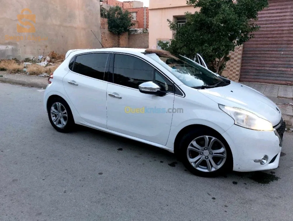 208 hdi 1.6 
ما فيها والو معاود