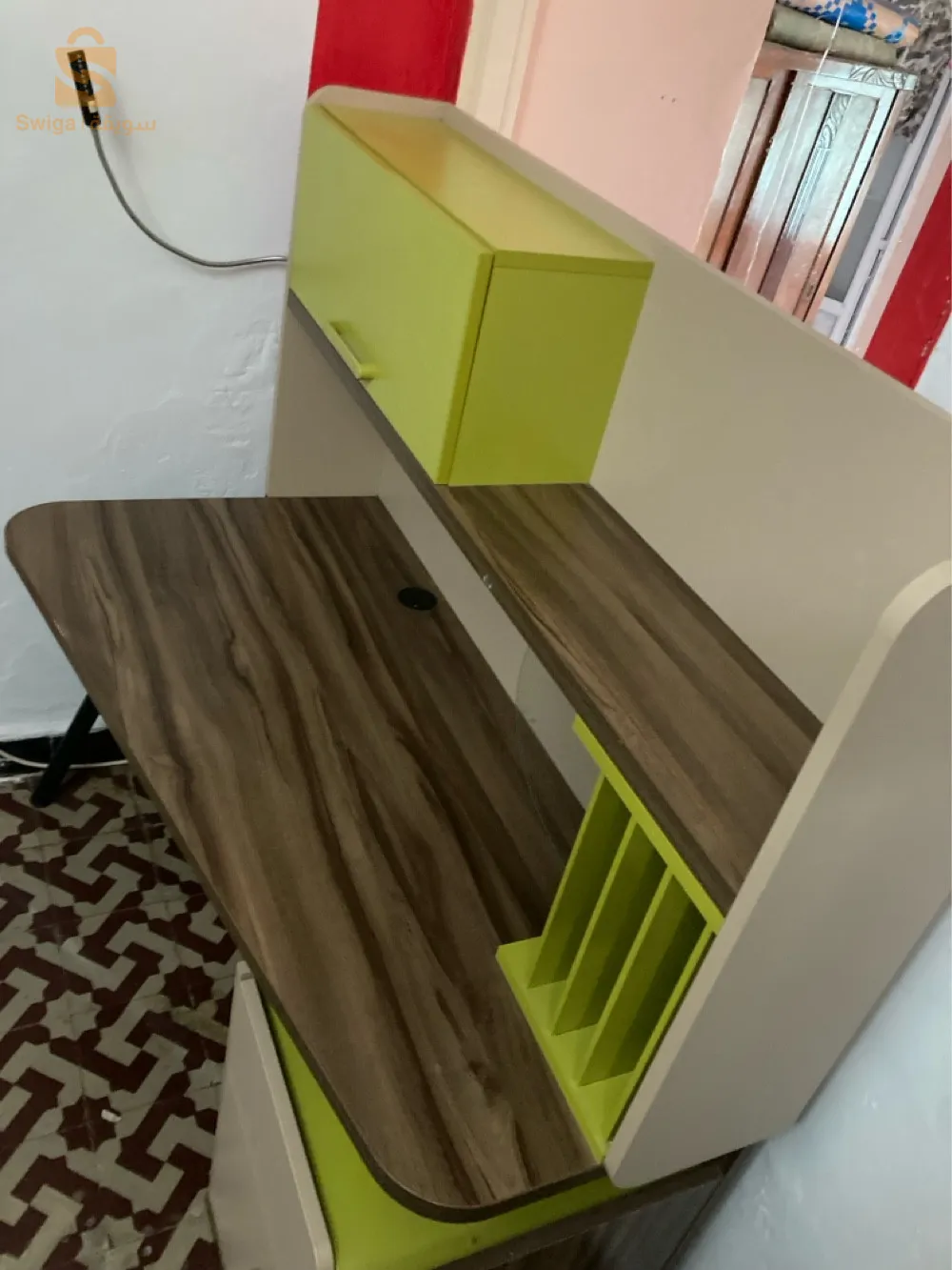 مكتب ذو جودة عالية