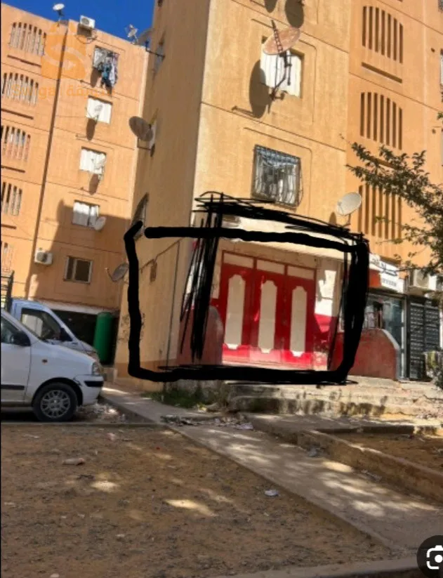 حي بزيوش امام مركز البريد وسط العمارات