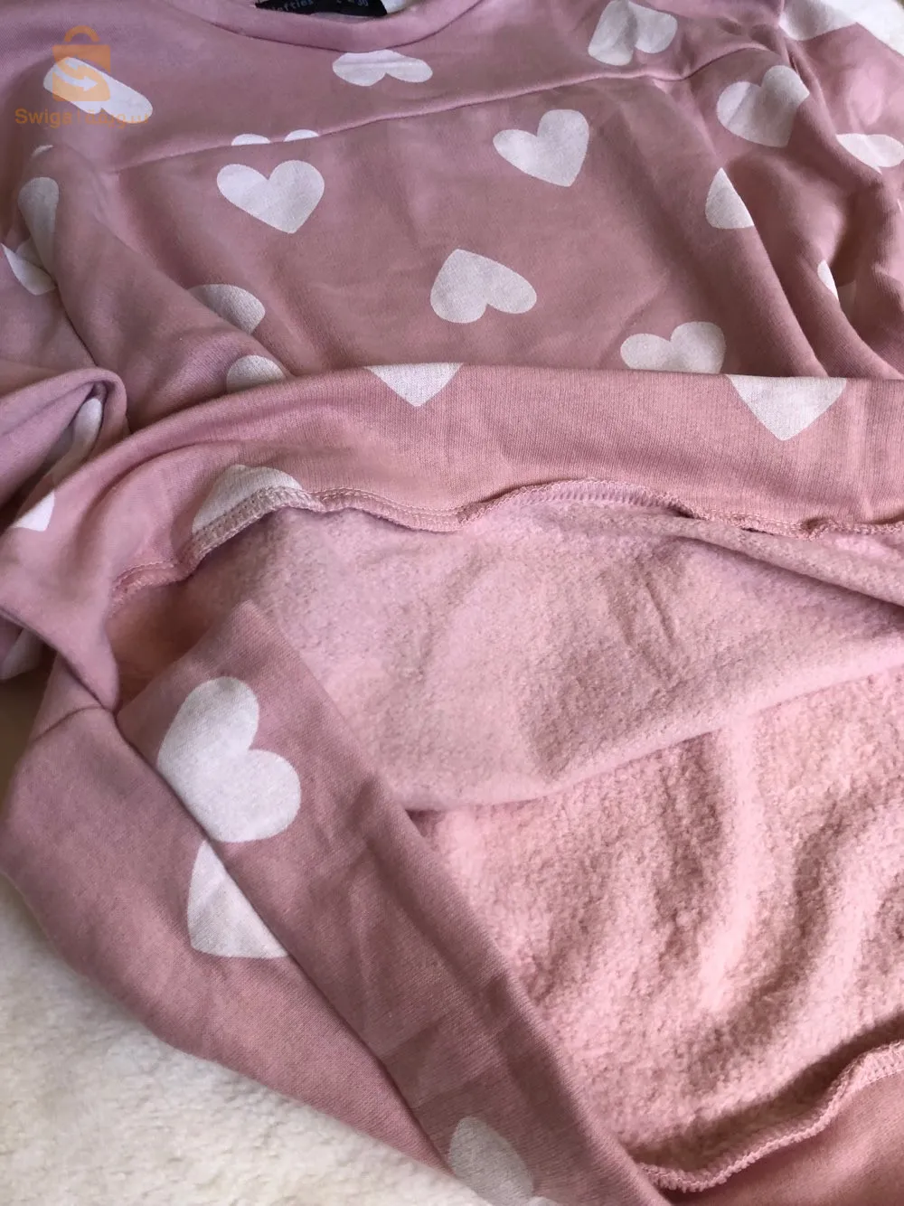 بيجامات من الساتان والقطن