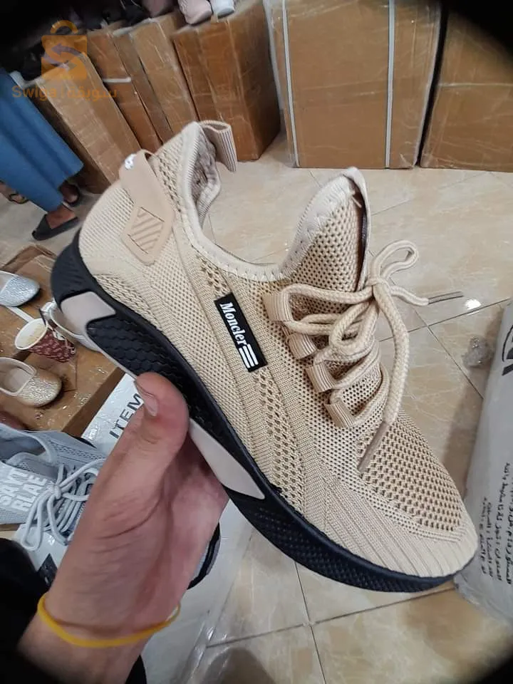 حذاء رياضي طبي