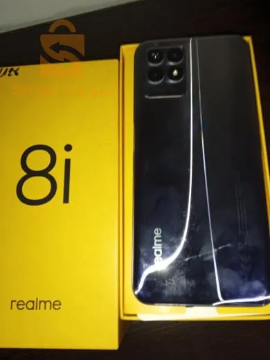 Realmi 8i  téléphone Jdid Etat 9/10 Avec  Ses accessoires et la boite encsable et pochate

Ram(4+4)
Rom 128 🔋la batterie 5000m
Caméra arrière 50mp-Et l'avant 16mp La précision est acceptable