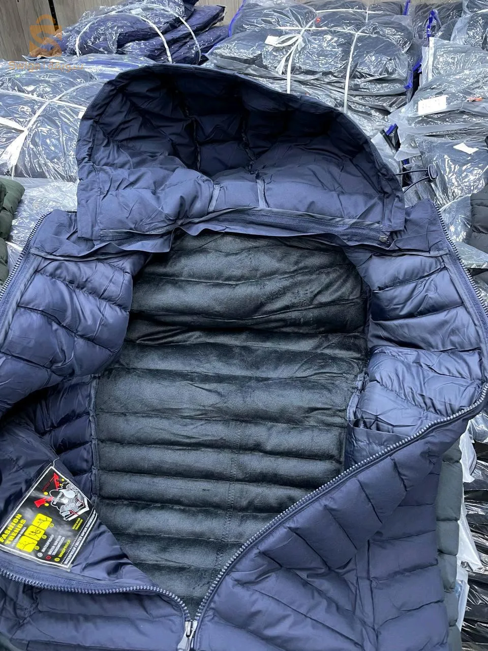 gilet doudoune 9owa bzf ✅
Trés Bonne qualité ✌️
Livraison disponible