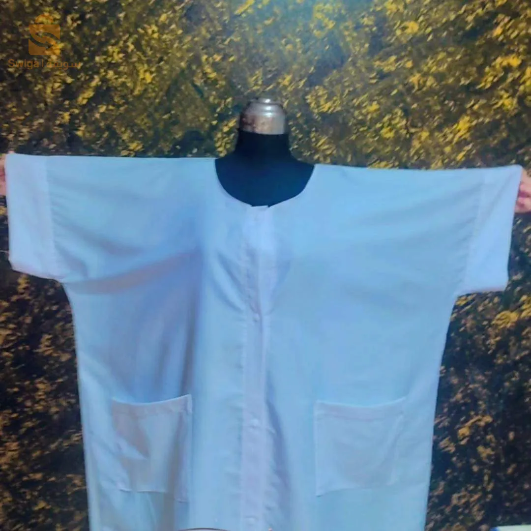 A regular, standard apron that is worn completely with a gabardine fabric that does not fray