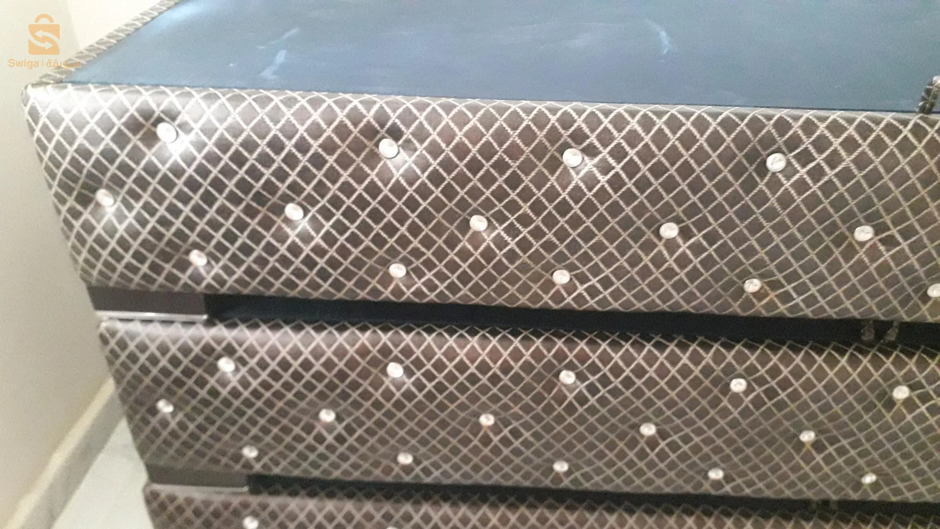 اعلان لبيع الاثاث