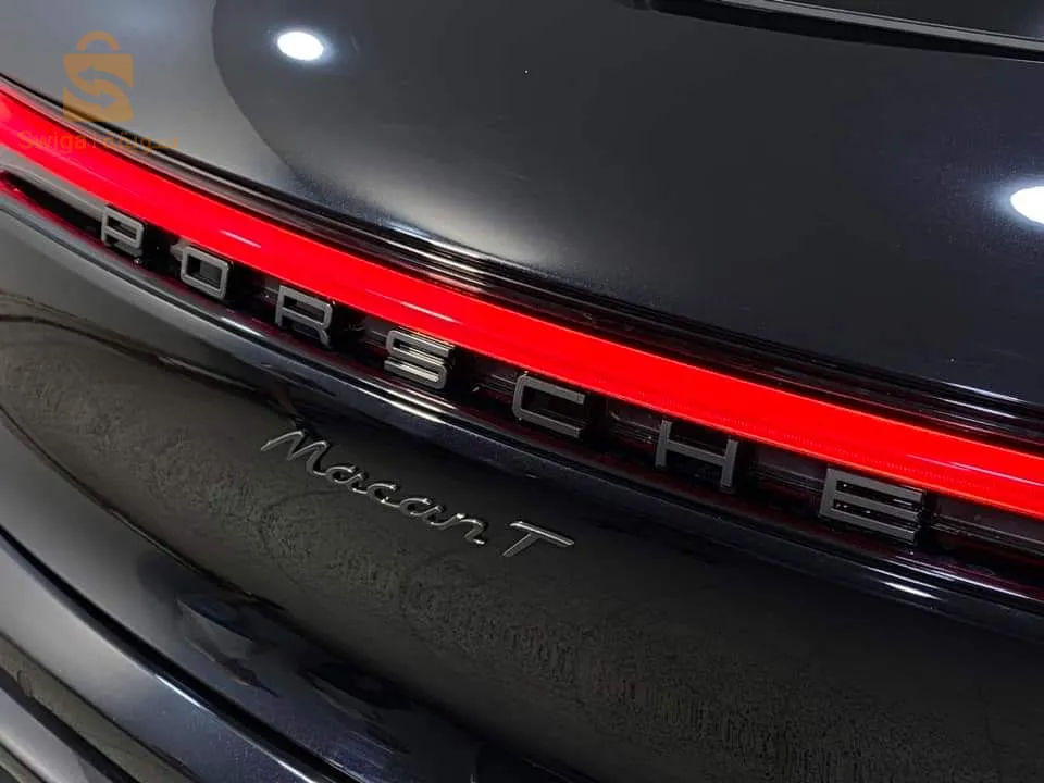 Porsche Macan TURBO