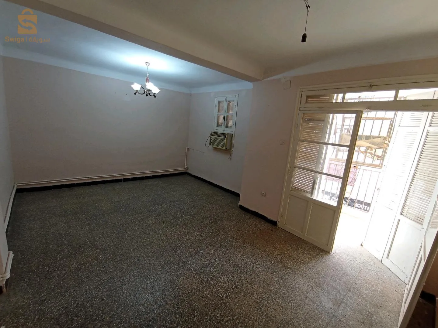 appartement f4 la citée ouest bouira 
2eme etage