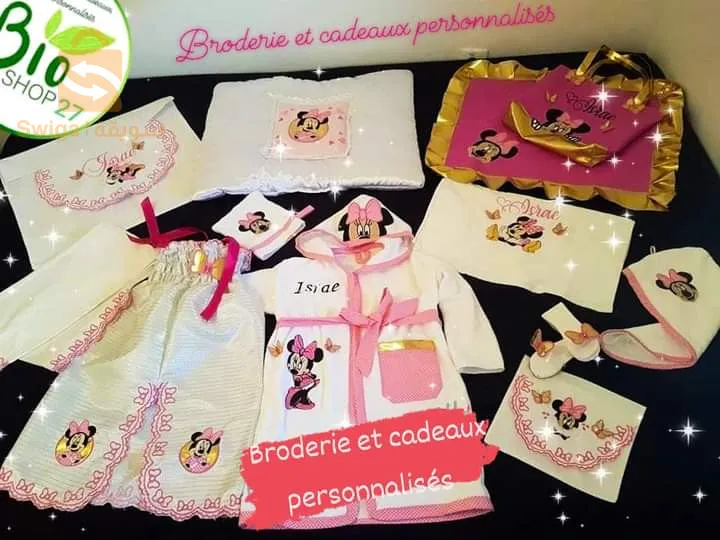 🎊 broderie et cadeaux personnalisés 🎊🎊🎊
        🌸🄾🄵🄵🅁🄴 🅂🄿🄴🄲🄸🄰🄻 هدية التخرج🌸
عندك حبيبة عزيزة عليك 🥰 حابة  تهديلها cadeau للتخرج    نجاح في دراسة....🎁
تحوسي  حاجة spécial😍مبروك نجاحات و التخرج 🎁 
🍃bio shop 27تدلكم ب des box cadeaux spécial￼ 𝚙𝚘𝚞𝚛 𝚕𝚞𝚒 🧔🏻 et  𝚙𝚘𝚞𝚛 𝚎𝚕𝚕𝚎 👩🏻‍🦰
Chaque box model speciale personaliser 
Profitez et passez vos commandes par message privé ✉️ 😍