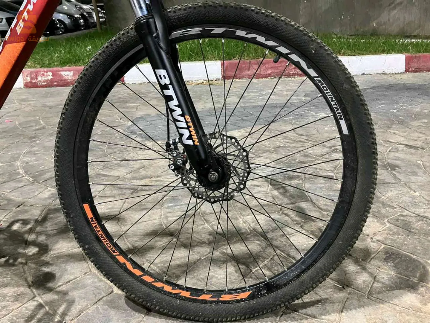 دراجة جديدة نوع btwin لم تستعمل وسومة الله يبارك