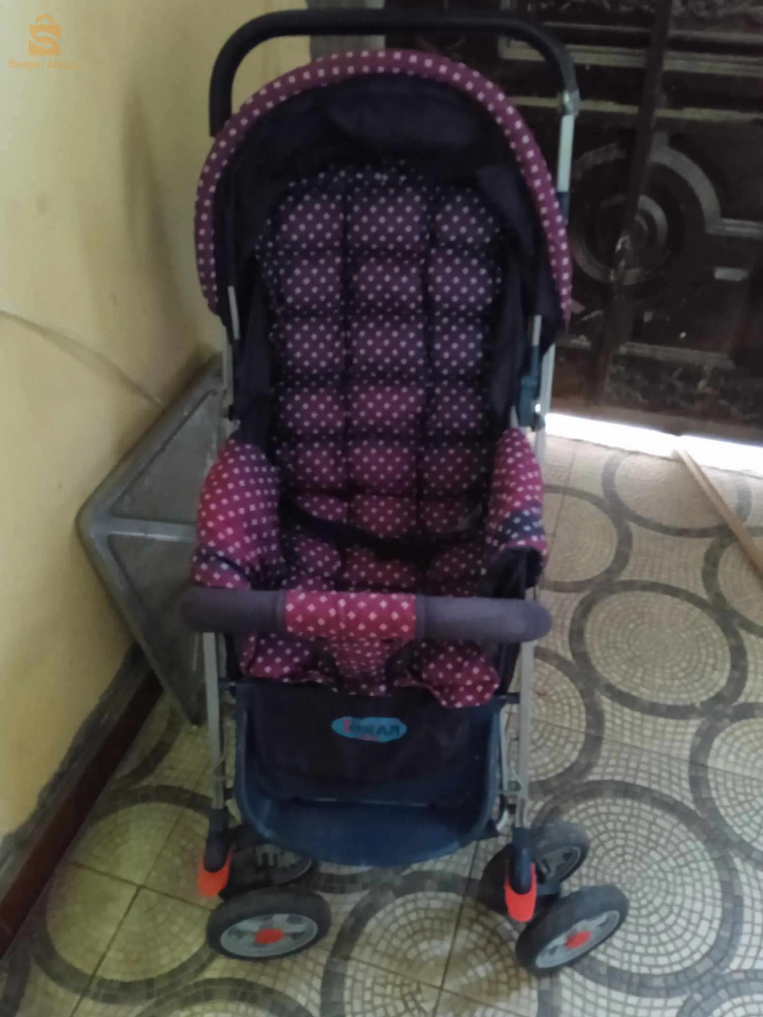 عربة اطفال رضع