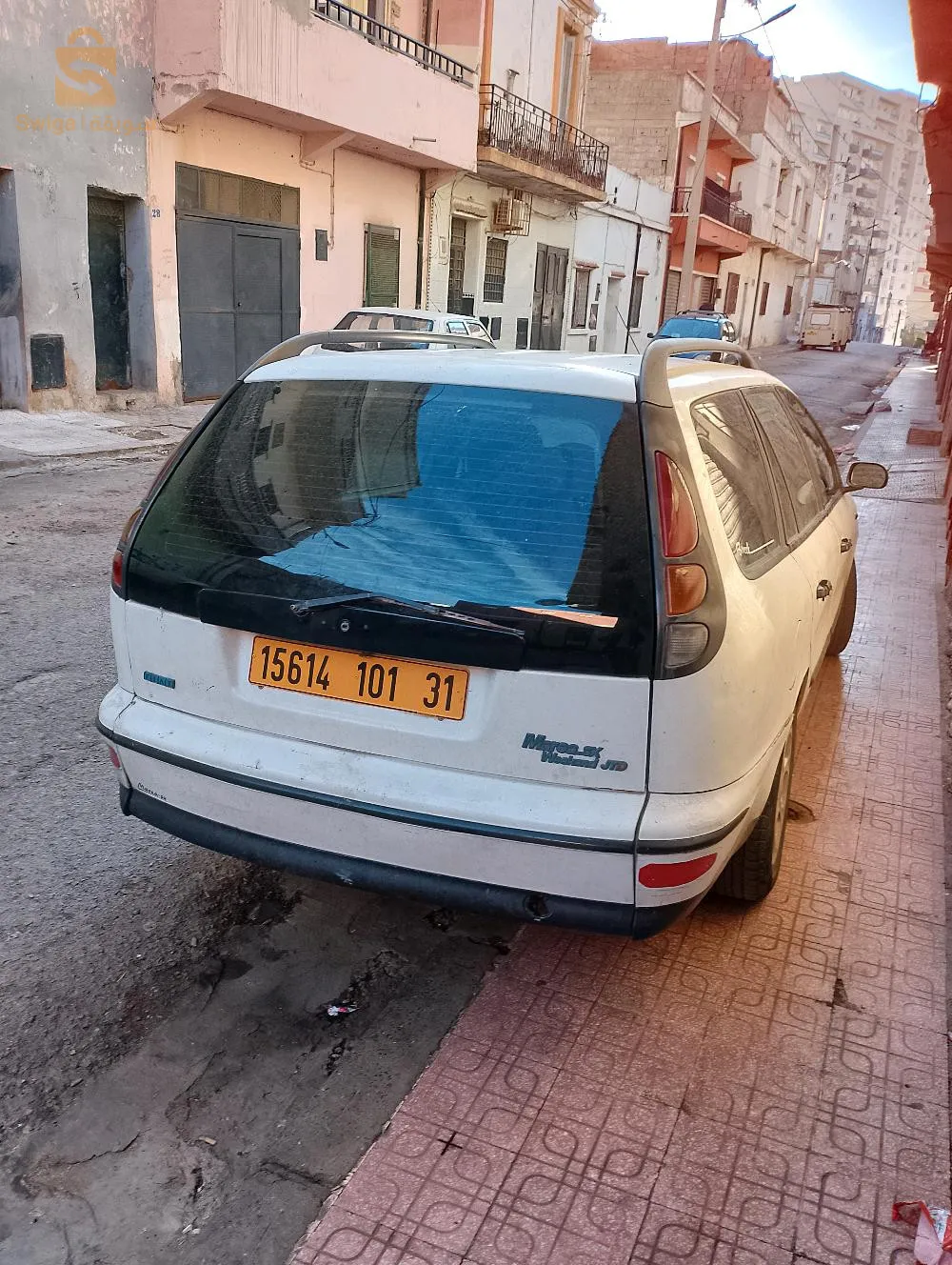 سيارة نضيفة