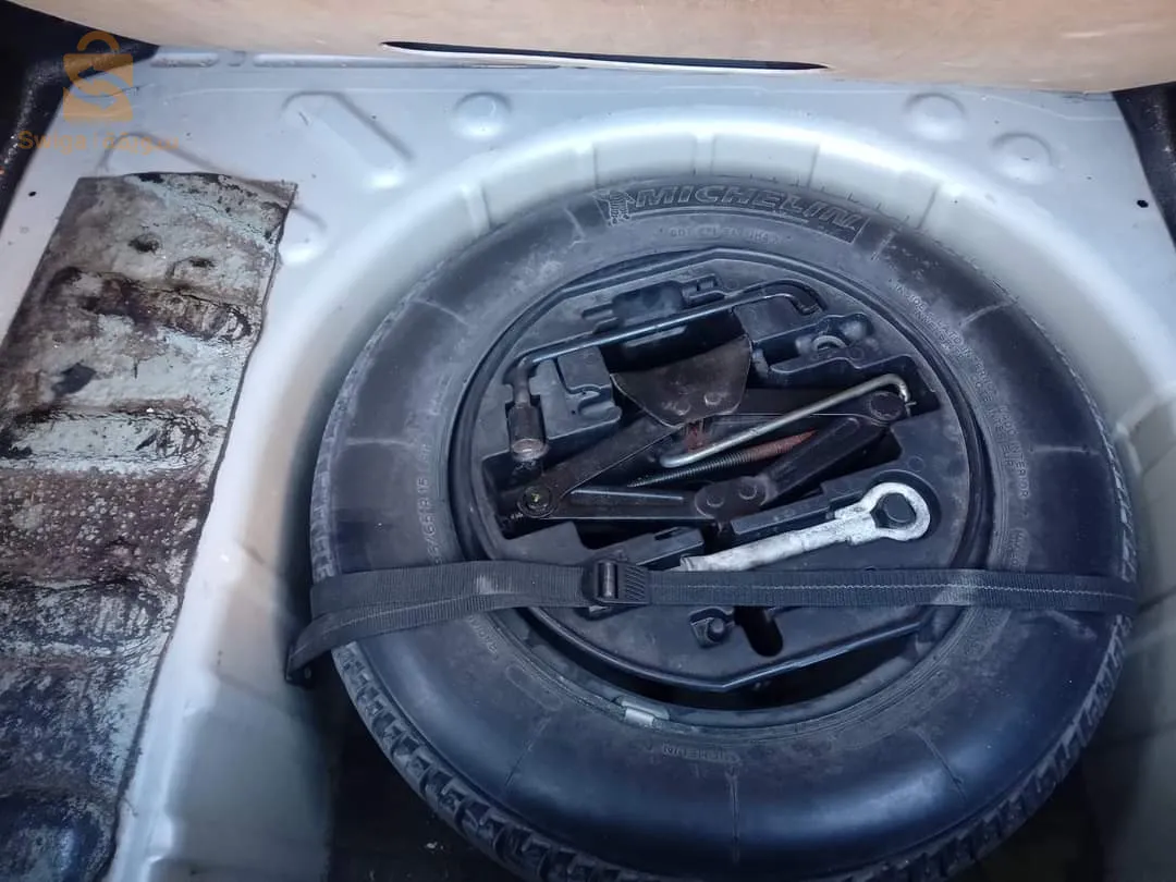 سيارة عالية هائلة