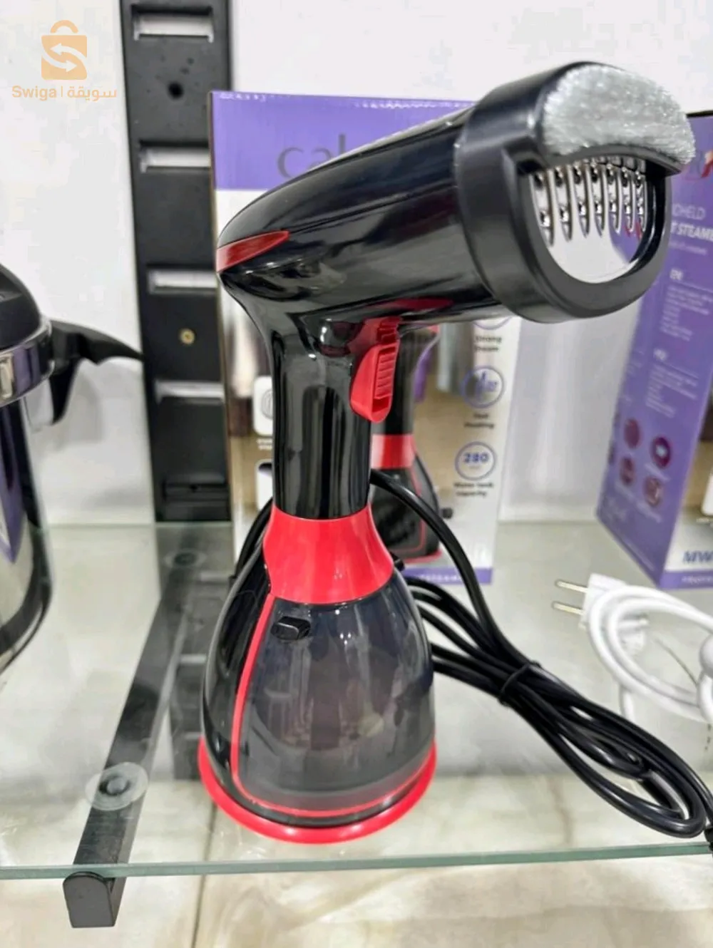 Puissance : 1500 W
Défroisser à main très pratique sans planche à repasser.
Adaptés à tous types de vêtements, parfait pour des retouches de dernière minute.
Débit vapeur continu de 30g/min pour une session de dé froissage efficace.
Préchauffage rapide en 30 secondes.
La vapeur rafraîchit, assainit et élimine les