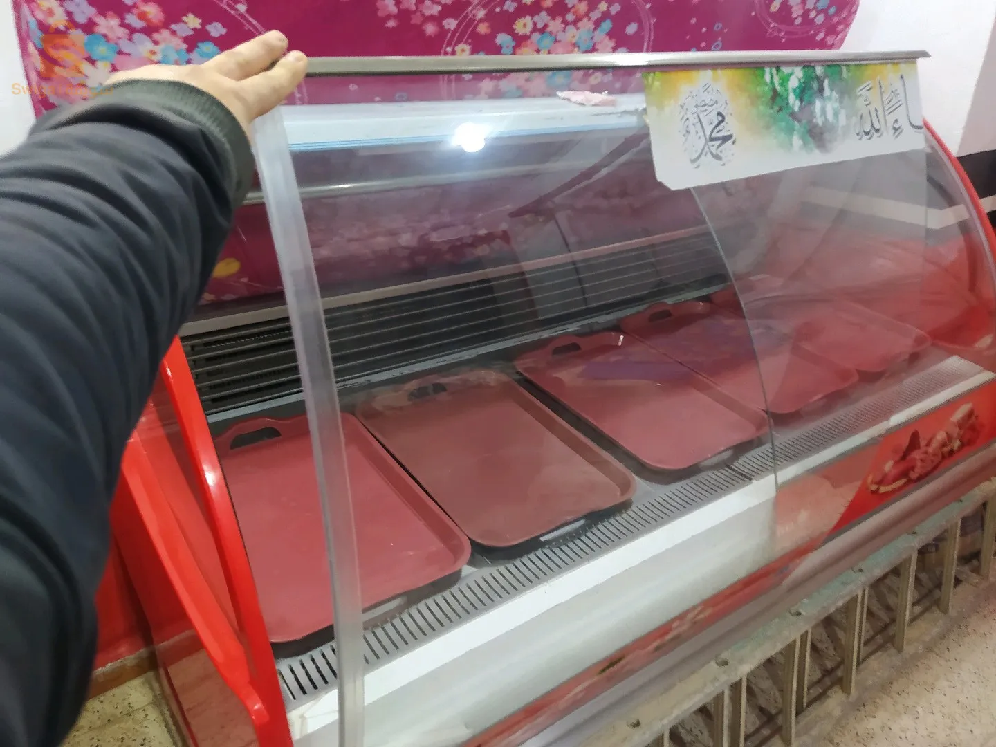 بيع عتاد جزار كاملا ..اجهزة جديدة وشغالة 100٪ ..معهم ا4 حزم من اكياس يلاستيك كل الاحجام + 2 كرتون من علب البوليستار لحفظ اللحم ..الكل متواجد بولاية جانت