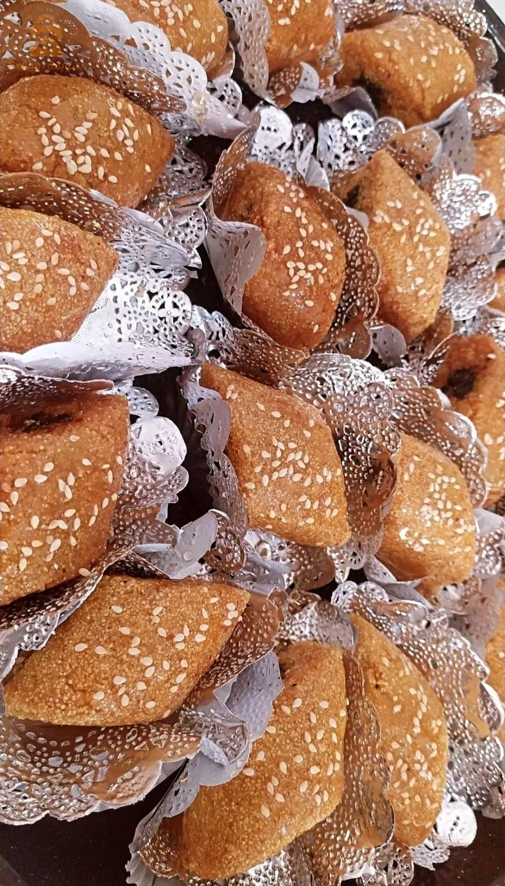 مقروط sur commandeبالغرس و الكاوكاو و اللوز حسب الرغبة