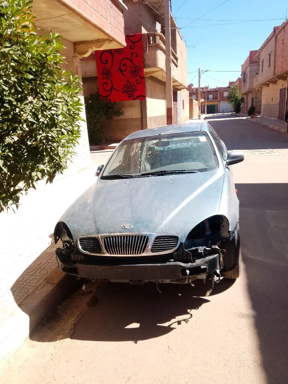 مقبلوله وتمشي
