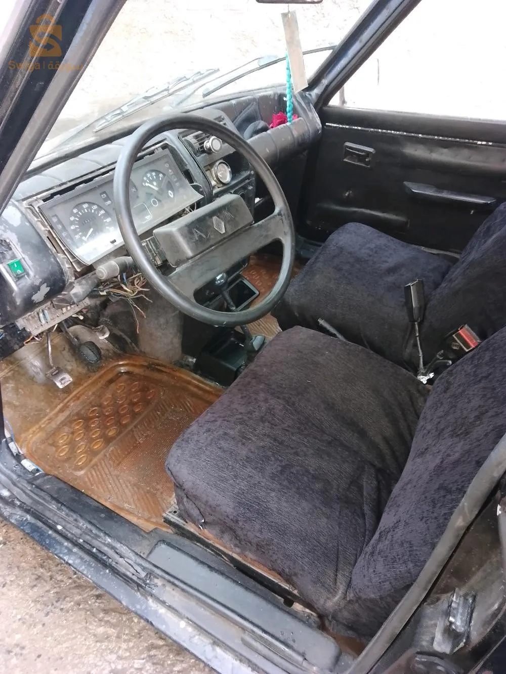 كاين ارسنك الله يبارك موتور مليح خصوها لزكسيسوار توحا كيما لكلوندر + لسيرور تع كابو او لامال+ موتور تع سوڨلص 
0781663187