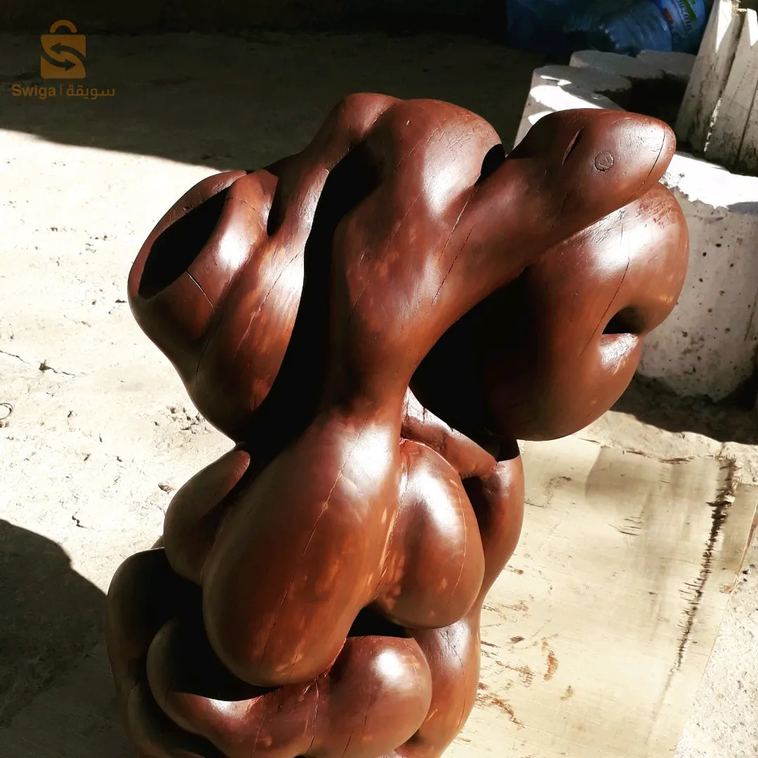 منحوتات خشبية مصنوعة يدويآ