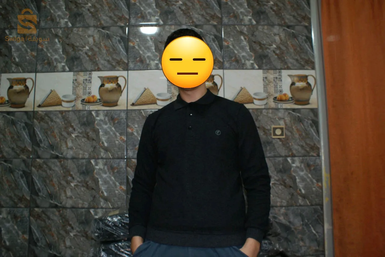 des tricot col roulè tout les colère +des tricot col noir.