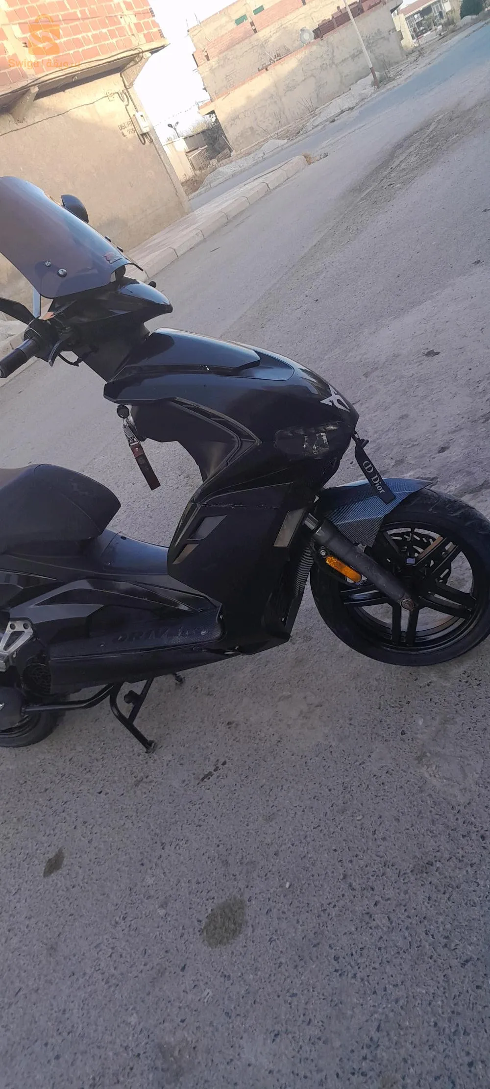 فياماس 2019 
خصها باتري برك عندها البون سعات يزفر 
ماشية 41الف 
كارط قريز  
موتور مريفيزي  
15 السعر ثابت
عندها ضربة في لافورش