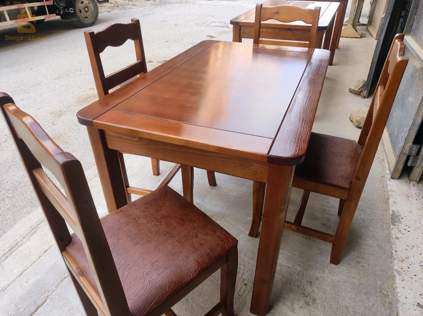 table cuisine Bois rouge 4 chaise luxe 120*75