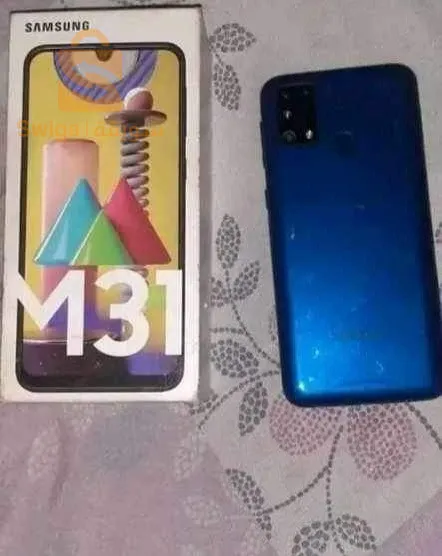 سامسونج m31
128/6+6
6000بطارية
معاودتله لافيشار كلش مارش كرطونة وشارجور