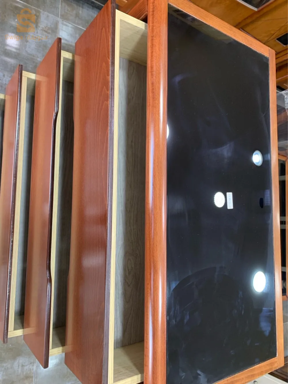 طاولة من خشب اتر 28000
اريكات من خشب اتر 19500
اريكات من خشب احمر 128 00
حمالة ملابس من خشب اتر 35500