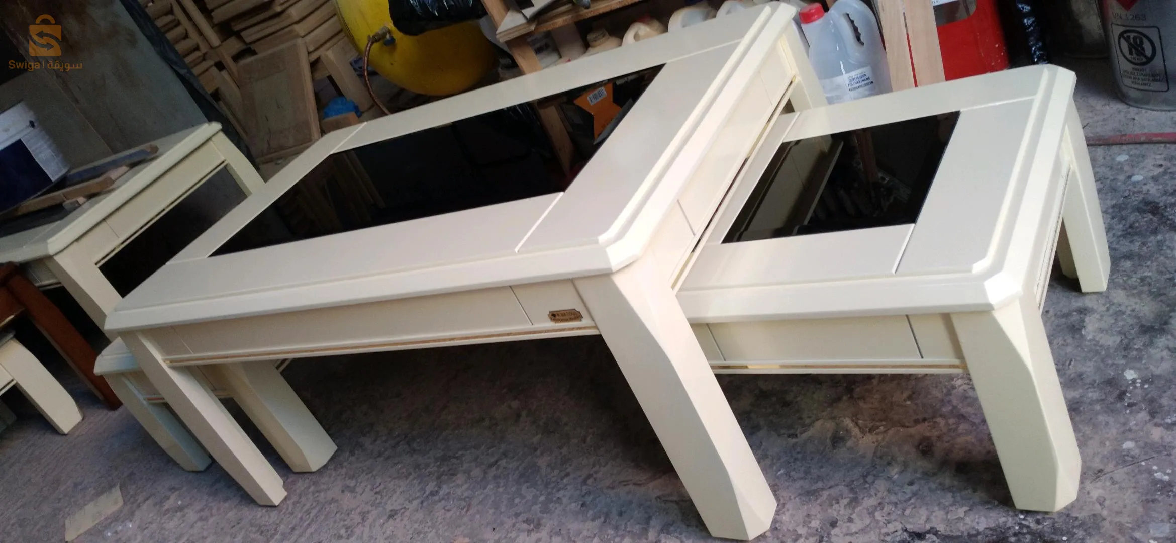 اثات من الحطب الصلب آتر