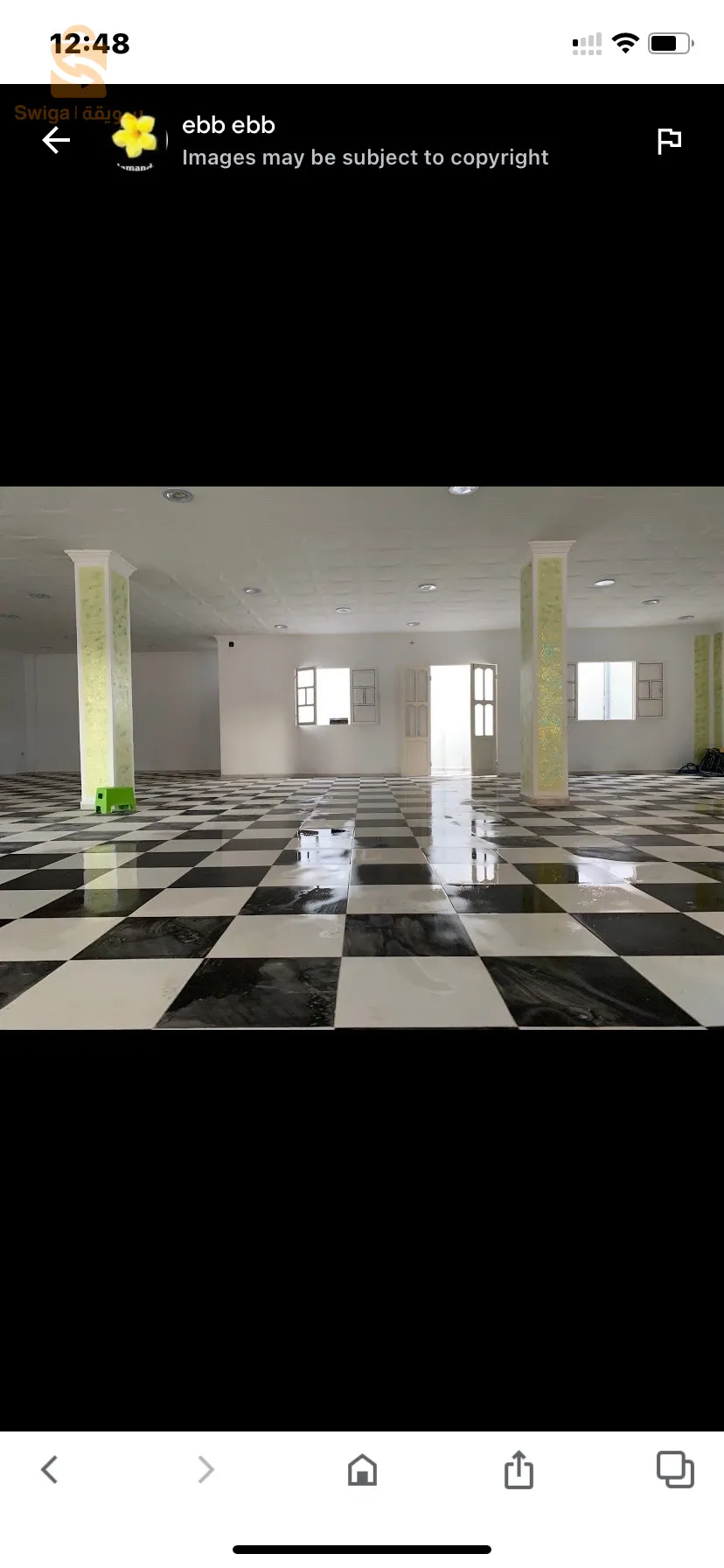 Centre commercial à vendre . 
 
 Grand établissement fini d’une superficie de 560 2, situé à Ain Beida à 150 metres de l'hopital Zerdani dans la rue de khenchela. Le local peut être aménagé comme multiples activités commerciales. 

Le centre est composé de : 
1-	deux étages d’une superficie d’exercice de 950 m2. 
2-	Un parking sous terrain donnant accès aux surfaces de commerce et assurant le stationnement de 20 voitures pour les employés et/ou les clients du centre.
3- Des vestiaires avec deux lavabos et deux toilettes dans chaque étage du centre. 
4-	Une salle de prière avec une maidha au 1er etage.
5-	Une chambre d'électricité (Electrical room pour compteur principal et boites de jonction). 

Le centre commercial est assuré par les commodités suivantes. 
-	Électricité :  220v et 380v selon la tension électrique des nécessités du centre. 
-	Eau : 3 réseaux disponibles, l’eau potable avec réservoirs de 8000 litres, l’eau de service et ligne anti incendie avec une bâche d’eau de 10000 litres  alimentée par une nappe sous terrain (toujours pleine). 
Un Hall d'entrée principale de 5m de largeur aboutissant sur une aire de 8x7 mètres comme éspace libre. Une ouverture sécurisée de 7x5 mètres dans la toiture du hall central pour l'aération et la lumière. 
Double entrée sur deux façades opposées. 
- Entrée principale : double portes avec un rideau électrique. 
- Une large porte facilitant l'accès aux locaux/bureaux et aux surfaces commerciales de l'arrière du building (180 degrés opposé a la porte principale) et reliant les quartiers nord au centre. 

Le centre est très bien situé. 
Détails : 
Ville : Ain Beida, promue wilaya, rue Khenchela, à 150 mètres de l'hôpital d'Ain Beida, faisant face à la rue nationale No. 80. 

NB :
TOUTES MODIFICATIONS AU CENTRE RÉPONDANT AUX NÉCESSITÉS DE LA SPÉCIALITÉ EST AUTORISÉE.