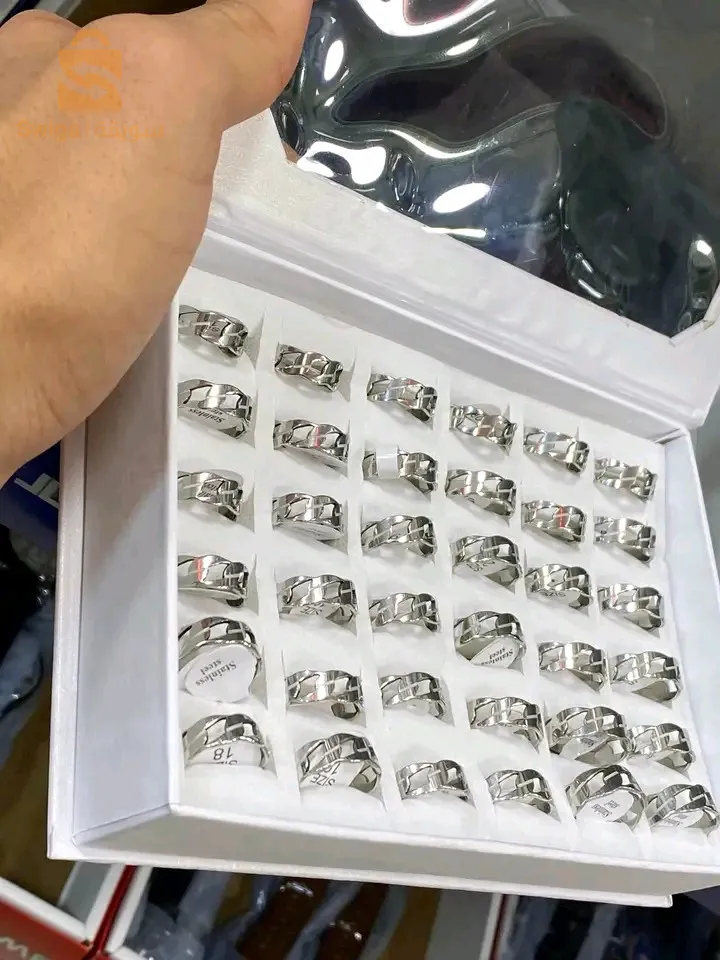 اكسسوارات متنوعة  خواتم نسائية و رجالية