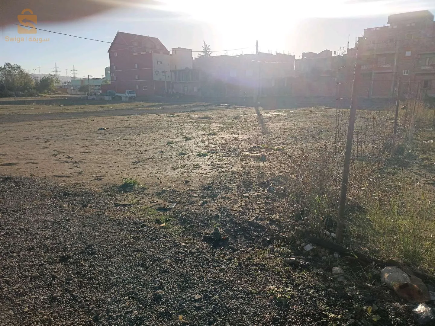 السلام عليكم ورحمة الله وبركاته.    فرصة ذهبية مرحبا بالجميع نعرض عليكم قطع أراضي للبيع في منطقة  بإمتياز                              تتوفر المرافق الضرورية  . غاز وماء وكهرباء  تتوفر على عقد ملكية وليفري فونصي  بلعوادي الجديد   من اردا استفسار يرجى الإتصال على ارقام التالية:0551090681