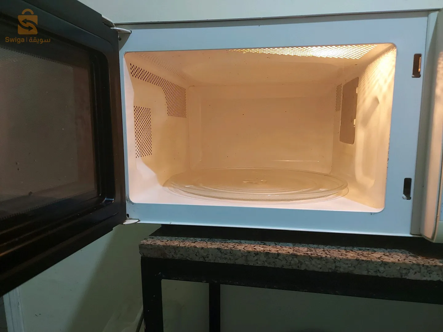 Micro-ondes la marque sharp 34 litres