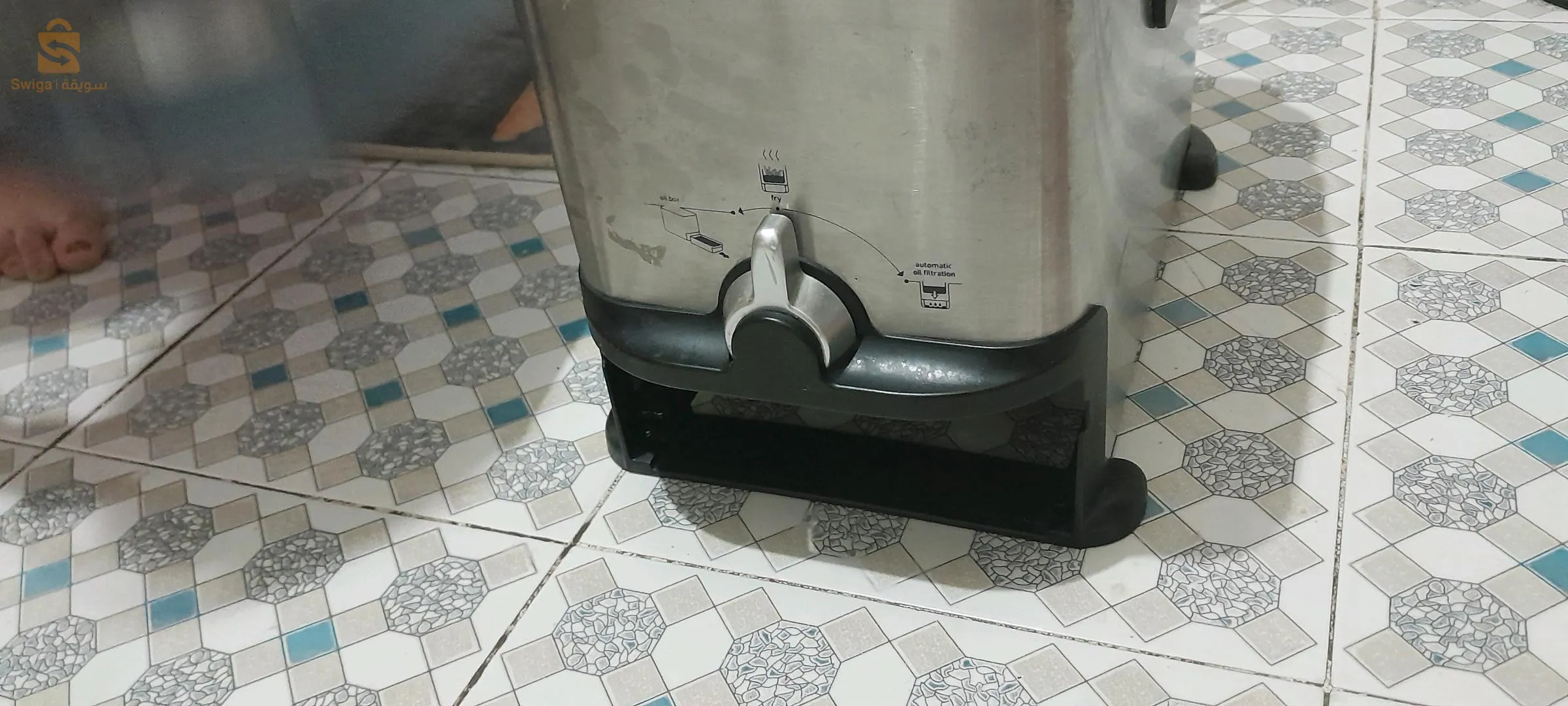 العناصر