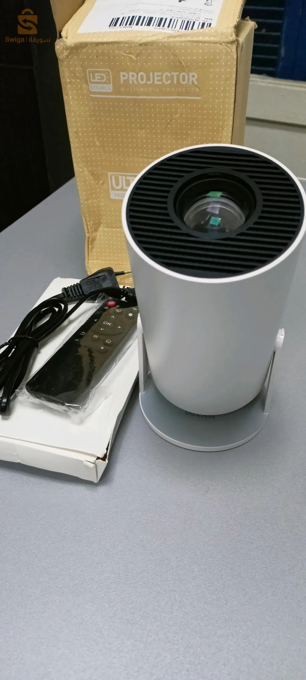 Projecteur Vidéo HY300 ANDROID WI-FI 6