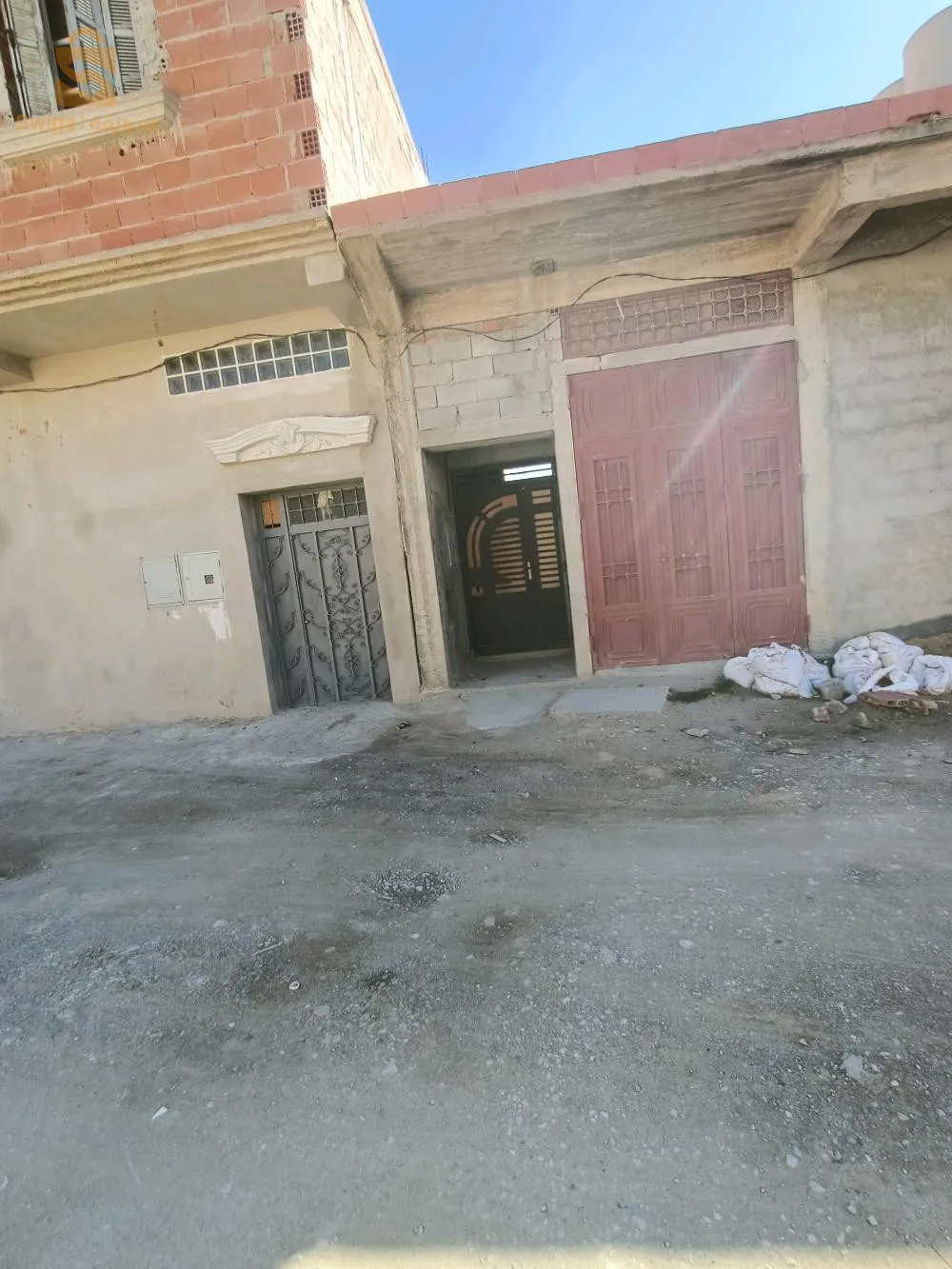 دار للبيع متوفر ماء كهرباء غاز بعقد عرفي مع وثيقة التسوية من البلدية