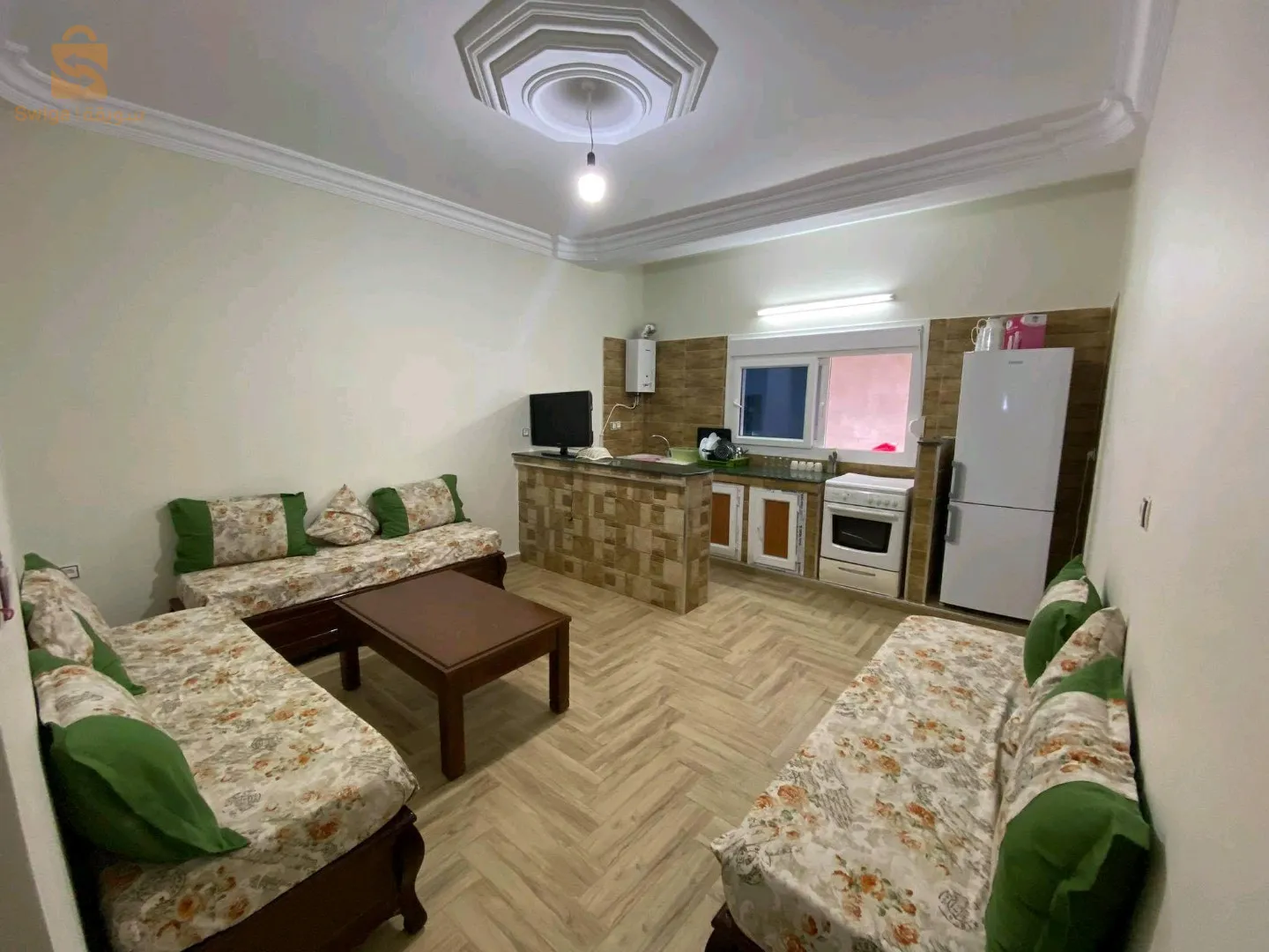 a vendre une petite résidence équipée à bousfer plage plage Pinika