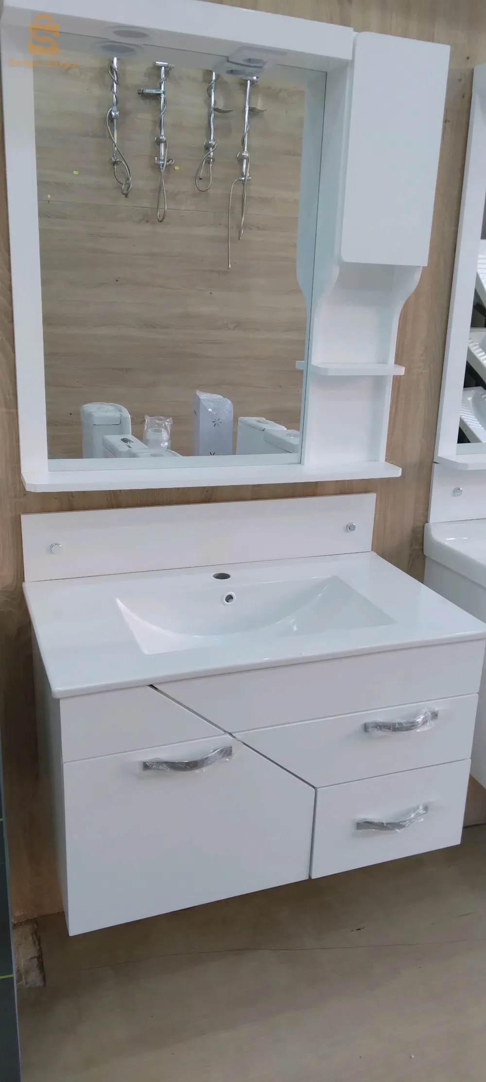 colonnes de rangement en pvc