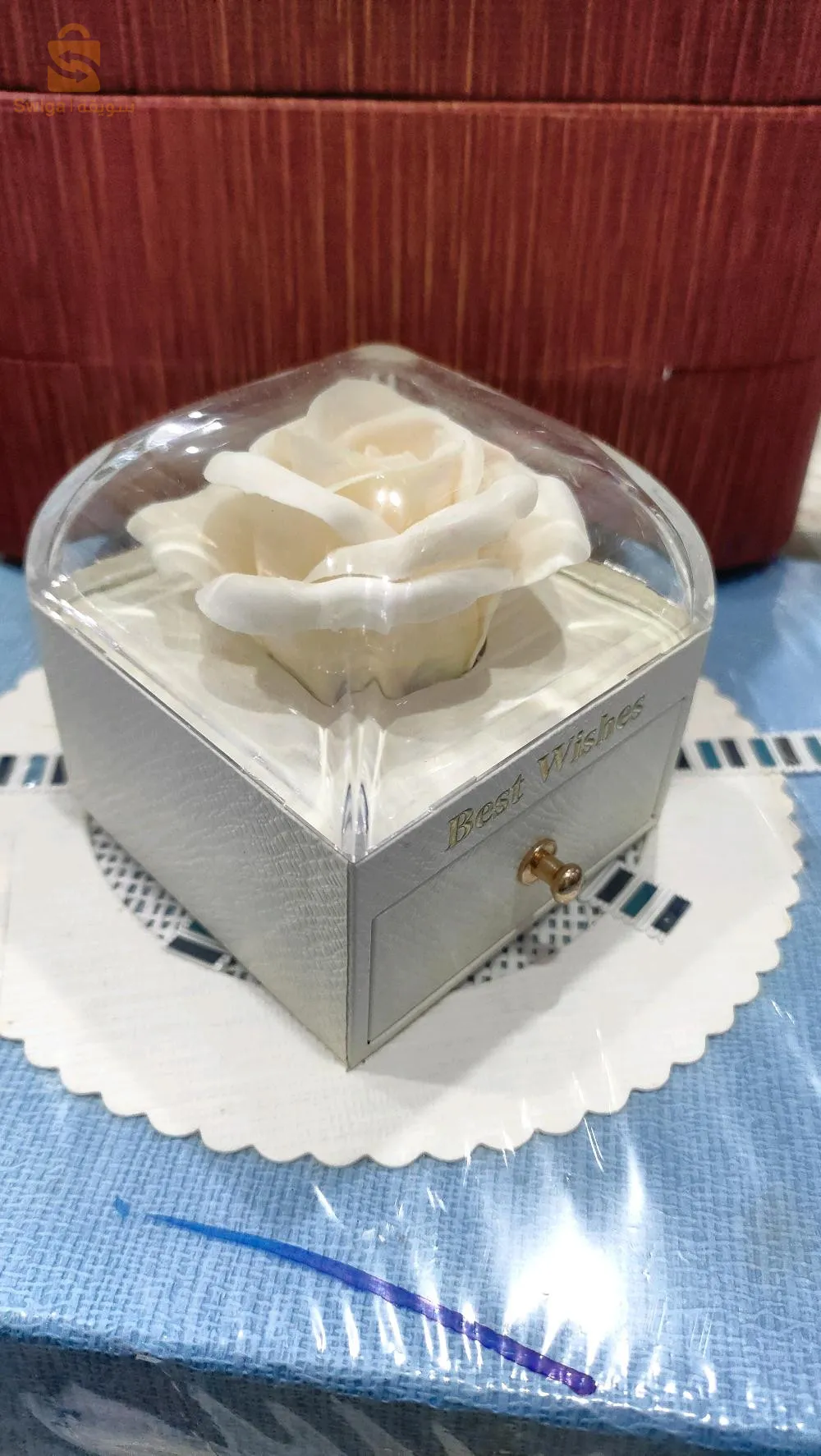 علبة خطوبة الخاتم والاقراط