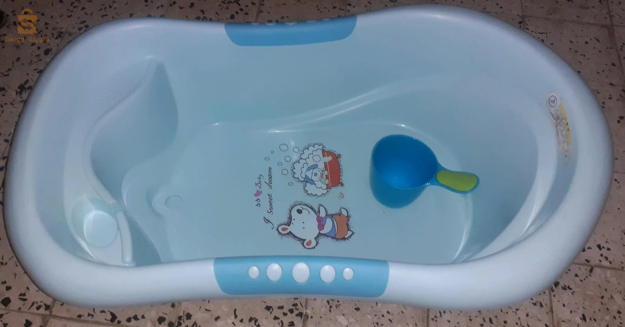 حمام بيبي جديد  +  مشاية الأطفال في حالة جيدة