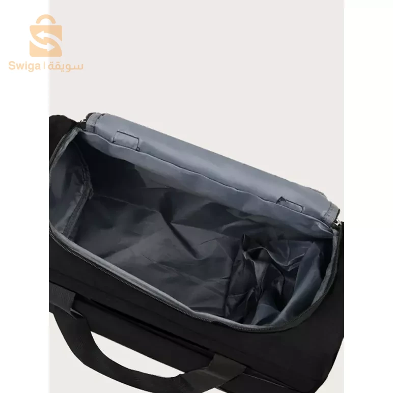 حقيبة رياضية.