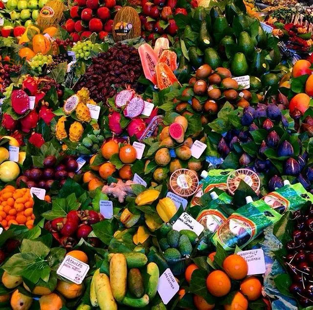 فواكه استواءية وغير موسمية
