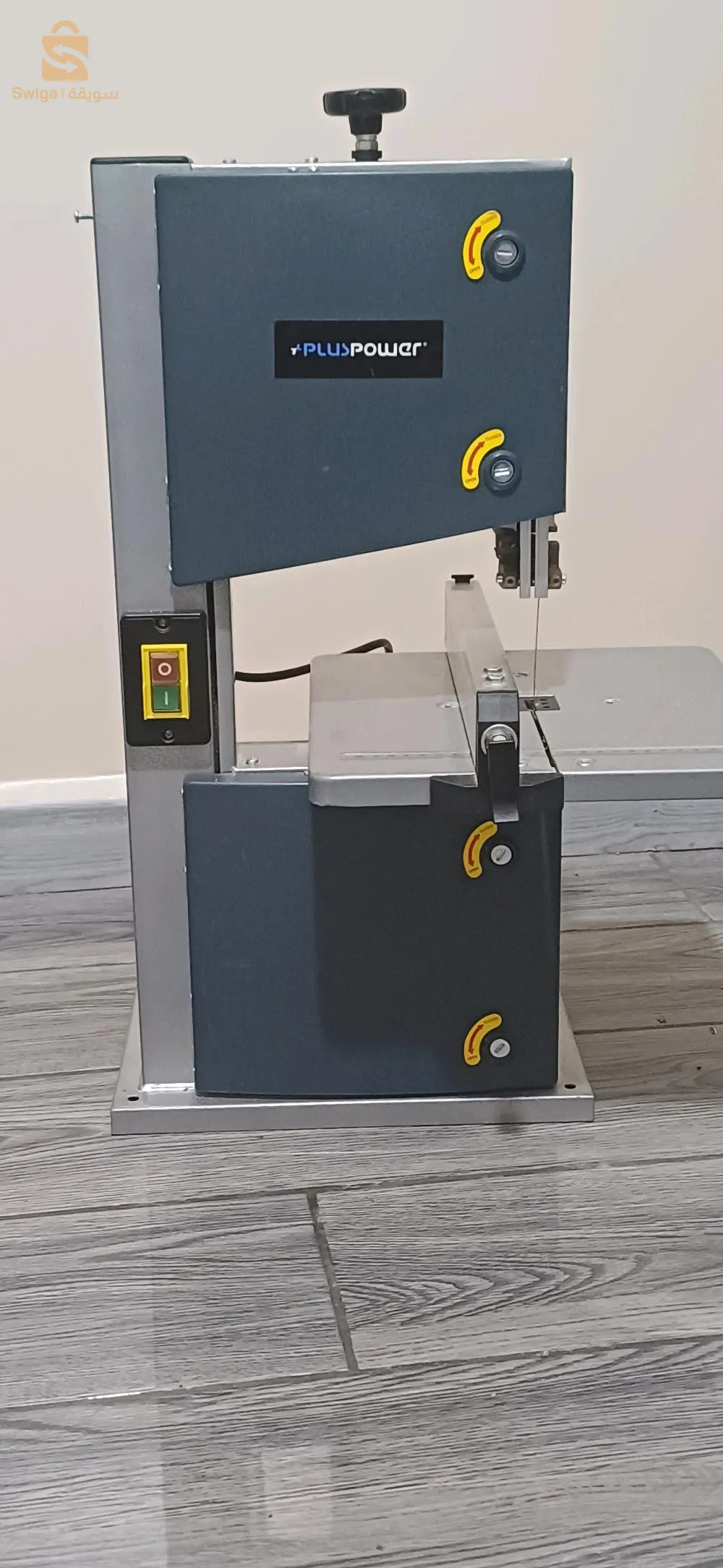 منشار خشب و الومنيوم