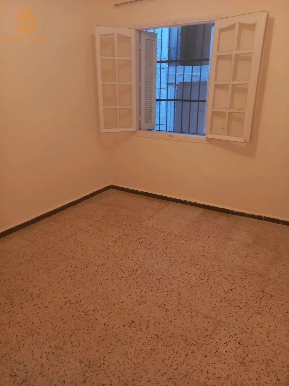 شقة f3 مع مدخل خاص...