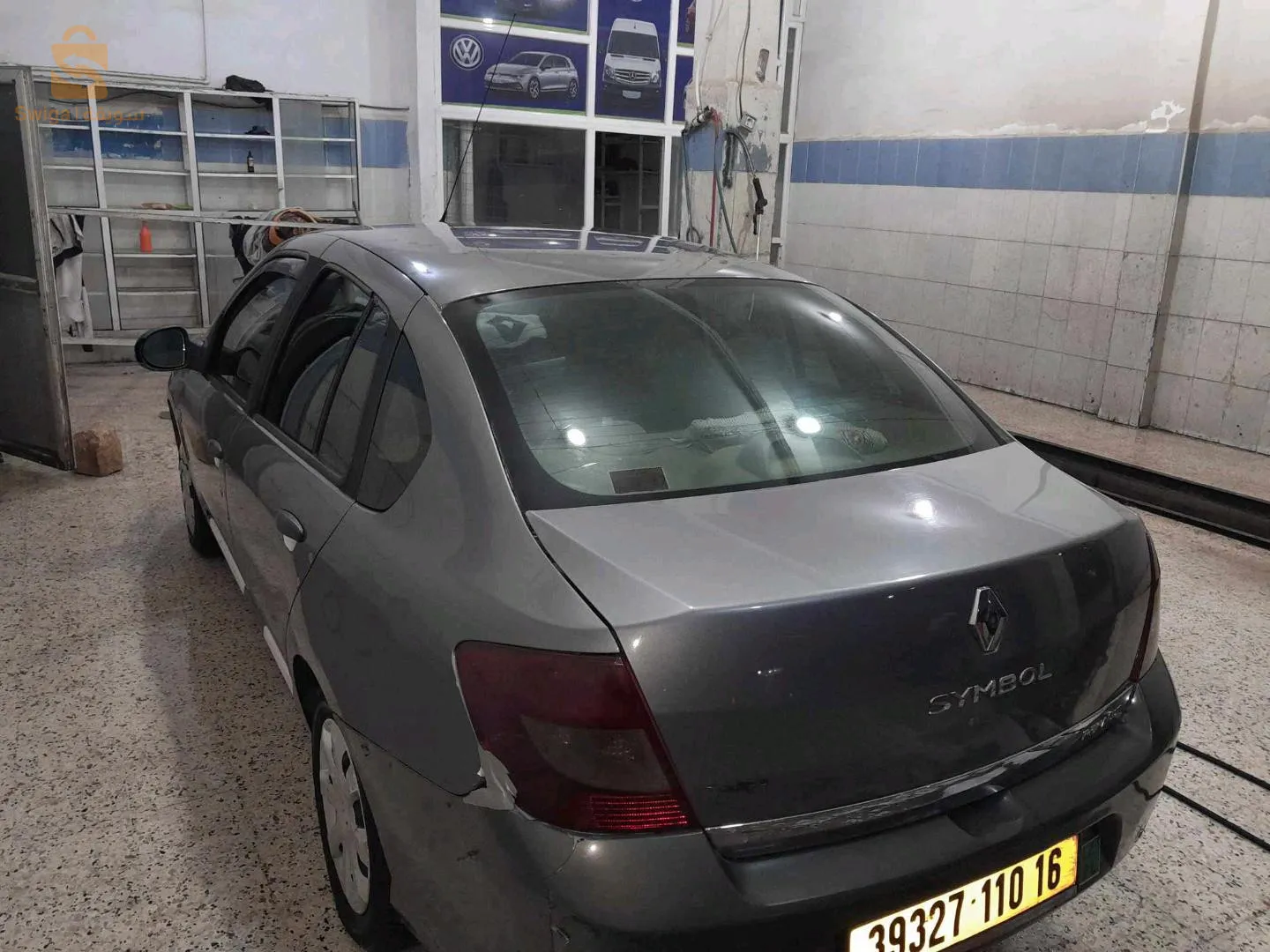 سيارة ماشاء الله  2éme main  عندي... جابتها ماشية 180الف راهي في 300 الف.. الموتور بلومبي من لاميزو ما تمسش.. البنوات جدد لاريال.. الماتسور جدد... سونبسيون ماشاء الله.. فيها نقرة خفيفة في الباسينة والفارني على ليكوتي على برا  على خاكرش كانت في شركة......